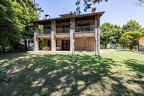 Countryside Villa With Pool