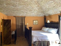 The Trois Estate at Enchanted Rock