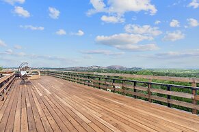 The Trois Estate at Enchanted Rock