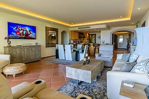 Luxury retreat in Cabo del Sol golf and beach community