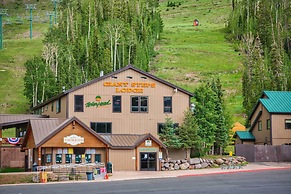 Ski Condo in Chalet Village at Brian Head!