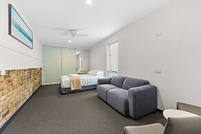 London Plane Backpackers - Hostel