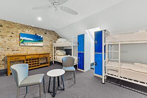 London Plane Backpackers - Hostel