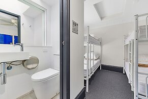 London Plane Backpackers - Hostel