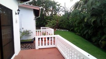 Caye Manje Holiday Lodge