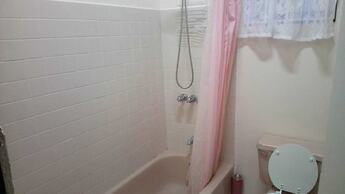 Caye Manje Holiday Lodge