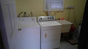 Caye Manje Holiday Lodge