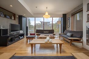 Asobidokoro by H2 Life