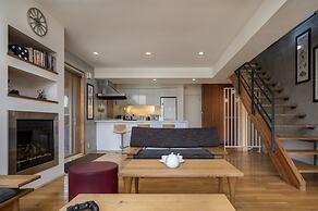 Asobidokoro by H2 Life