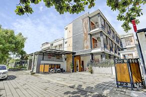 Super OYO 90232 March 67 Stay