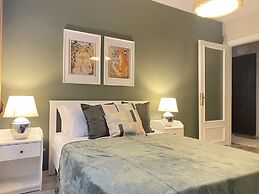 Exquisite and Spacious Flat in Central Sisli