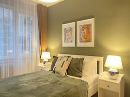 Exquisite and Spacious Flat in Central Sisli