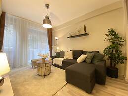 Exquisite and Spacious Flat in Central Sisli