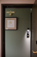 The Sarah by Urban Rest