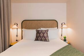 The Sarah by Urban Rest