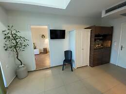 Klio Apartments and Studios