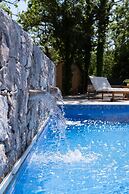 Villa PORTUM - Where Serenity & Comfort meet, Luxurious Woodland Retre