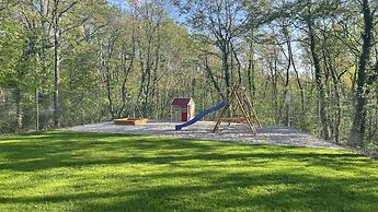 Villa PORTUM - Where Serenity & Comfort meet, Luxurious Woodland Retre