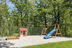 Villa PORTUM - Where Serenity & Comfort meet, Luxurious Woodland Retre