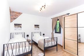 Villa PORTUM - Where Serenity & Comfort meet, Luxurious Woodland Retre