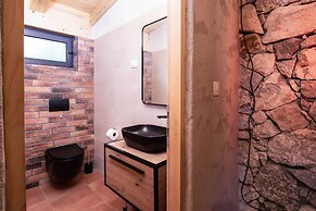 Villa PORTUM - Where Serenity & Comfort meet, Luxurious Woodland Retre