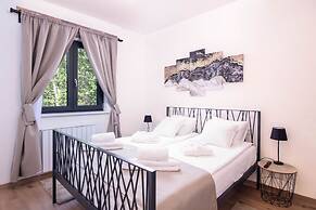 Villa PORTUM - Where Serenity & Comfort meet, Luxurious Woodland Retre