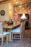 Villa PORTUM - Where Serenity & Comfort meet, Luxurious Woodland Retre