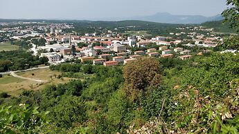 Villa PORTUM - Where Serenity & Comfort meet, Luxurious Woodland Retre