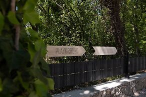 Villa PORTUM - Where Serenity & Comfort meet, Luxurious Woodland Retre