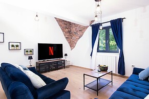 Villa PORTUM - Where Serenity & Comfort meet, Luxurious Woodland Retre