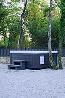 Villa PORTUM - Where Serenity & Comfort meet, Luxurious Woodland Retre