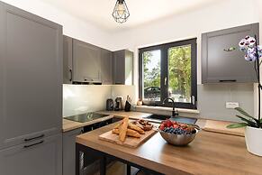 Villa PORTUM - Where Serenity & Comfort meet, Luxurious Woodland Retre