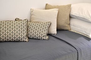 Ammos Luxury Rooms & Home