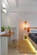 Ammos Luxury Rooms & Home