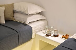 Ammos Luxury Rooms & Home