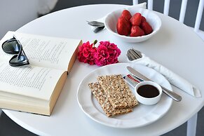 Ammos Luxury Rooms & Home