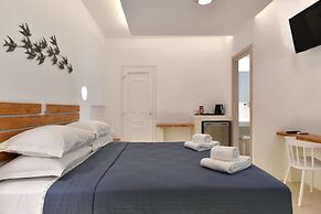 Ammos Luxury Rooms & Home