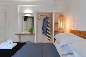 Ammos Luxury Rooms & Home