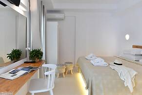 Ammos Luxury Rooms & Home