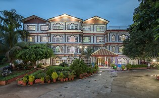 Avocado and Orchid Resort