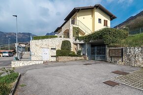 De Gasperi 14 in Sale Marasino