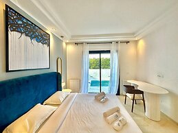 Villa Corniche vue mer et Piscine Chauff e