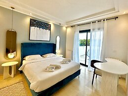 Villa Corniche vue mer et Piscine Chauff e