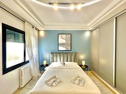 Villa Corniche vue mer et Piscine Chauff e