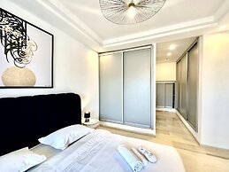 Villa Corniche vue mer et Piscine Chauff e