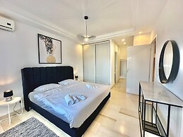 Villa Corniche vue mer et Piscine Chauff e