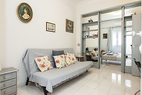 Ampelokipi Metro Roomy Delightful Oasis