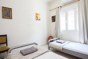 Ampelokipi Metro Roomy Delightful Oasis