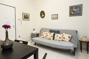 Ampelokipi Metro Roomy Delightful Oasis