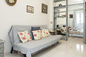 Ampelokipi Metro Roomy Delightful Oasis